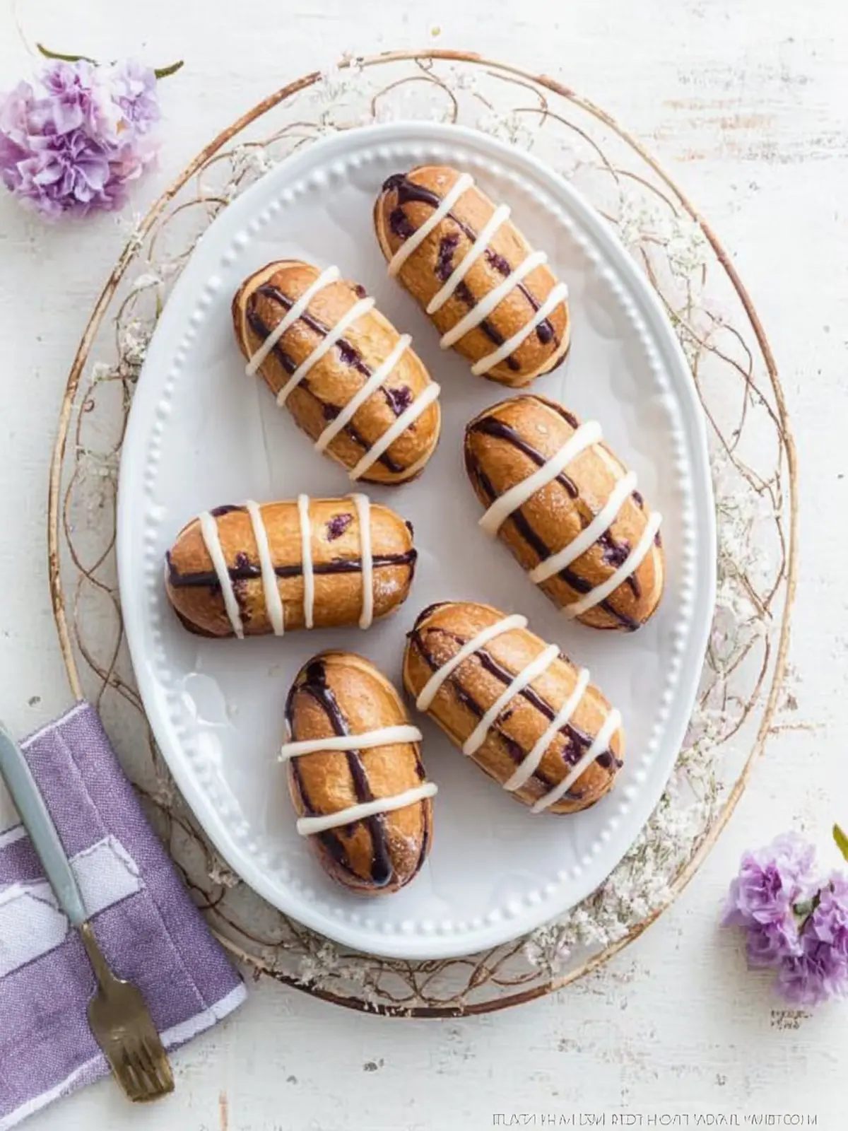 Irresistible Hot Cross Bun Eclairs You Need This Easter 4 Hot Cross Bun Eclairs