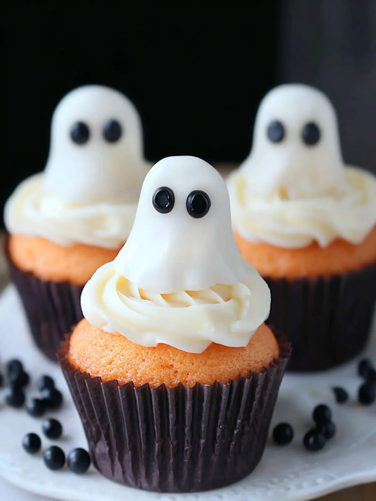 Spooktacular Ghost Cupcakes That Will Delight Everyone 3 Ghost Cupcakes